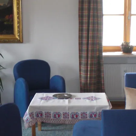 Ernst Apartment *